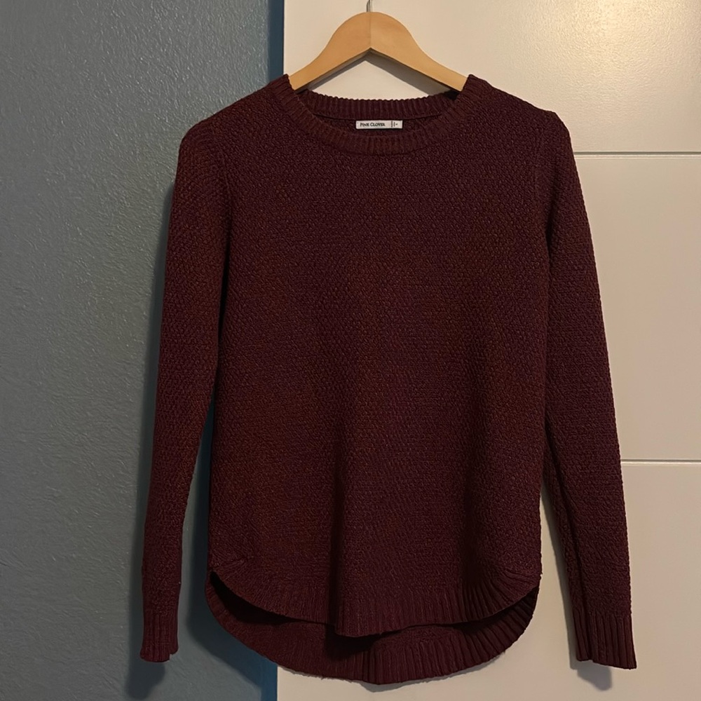 Maroon knit sweater